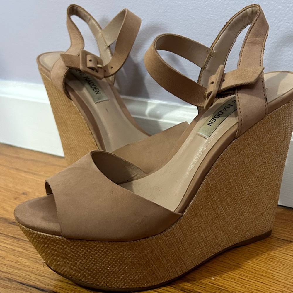 Steve Madden wedges. In great shape, worn one time.